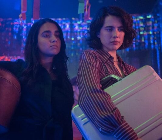 ‘Dos chicas a la fuga’ – Trailer español