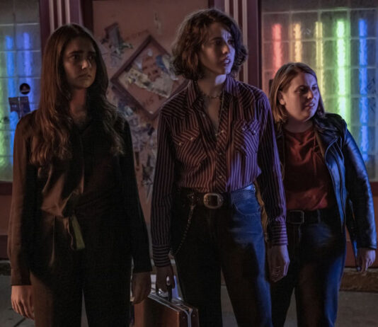 ‘Dos chicas a la fuga’ – Trailer 2 (VO)