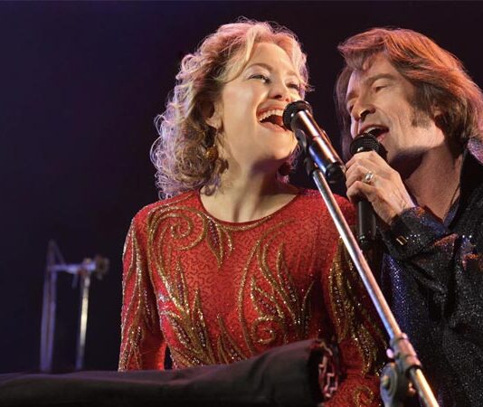 ‘Song Sung Blue – Canción para dos’ – Trailer 1 español