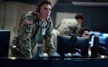 ‘Una casa llena de dinamita’ – Trailer final (VOSE)